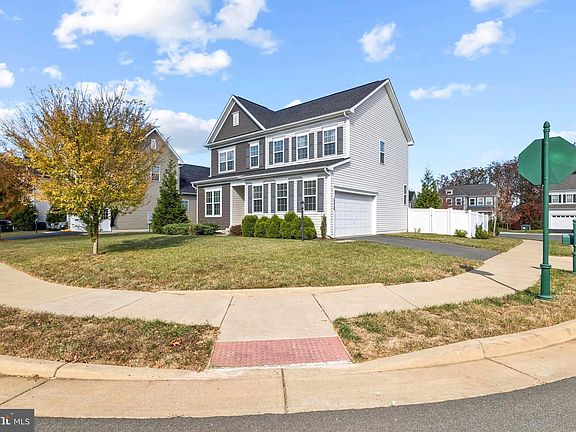 3rd image of 10428 Golden Aster Ct