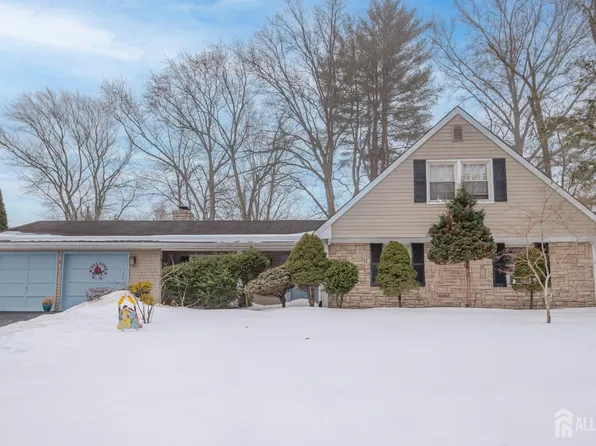 9 Crabtree Rd, Matawan, NJ 07747