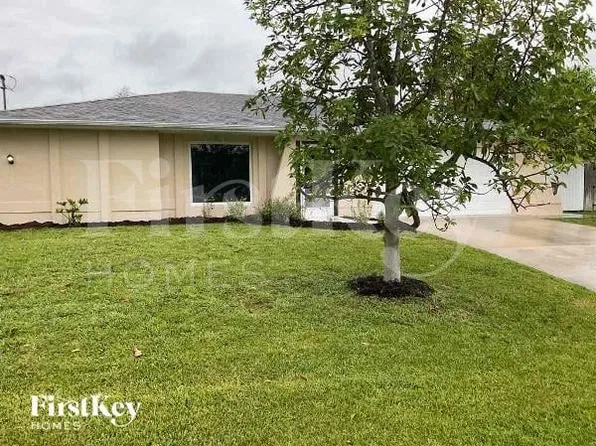 516 SE 17th Ave, Cape Coral, FL 33990