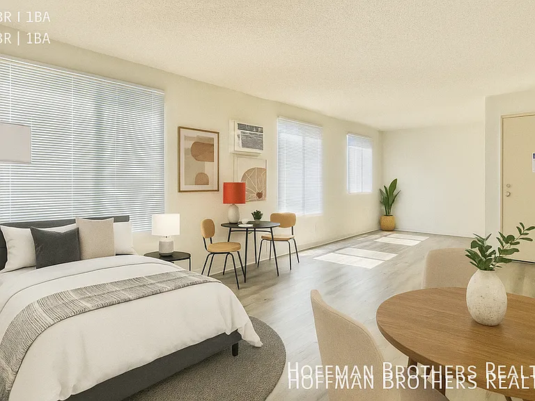 18545 Burbank Blvd #7 — Photo 1