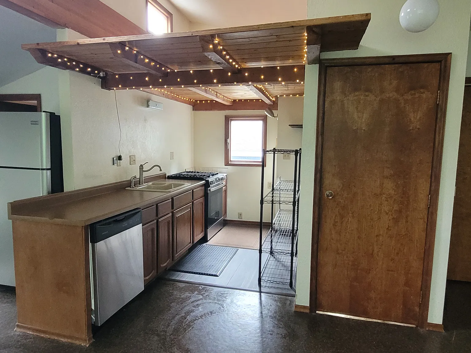 Studio, 800 sqft, $1,600 — Photo 2