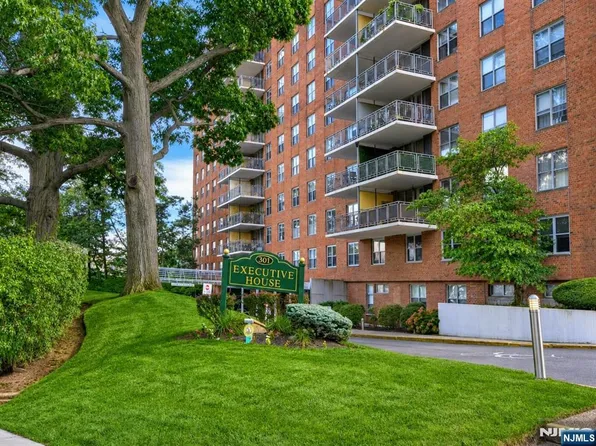 301 Beech St APT 11H, Hackensack, NJ 07601
