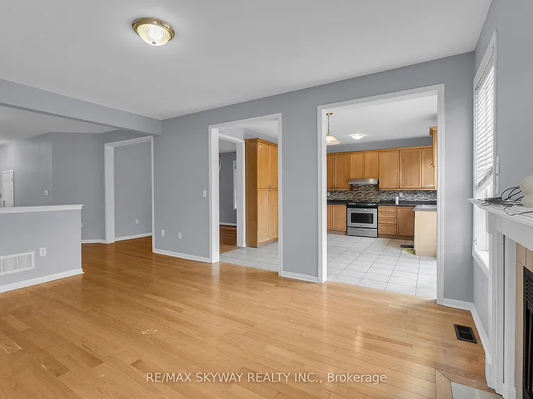 16 Raccoon St — Photo 9