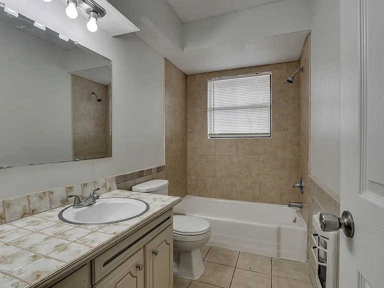 1432 SW 61st Ter — Photo 25