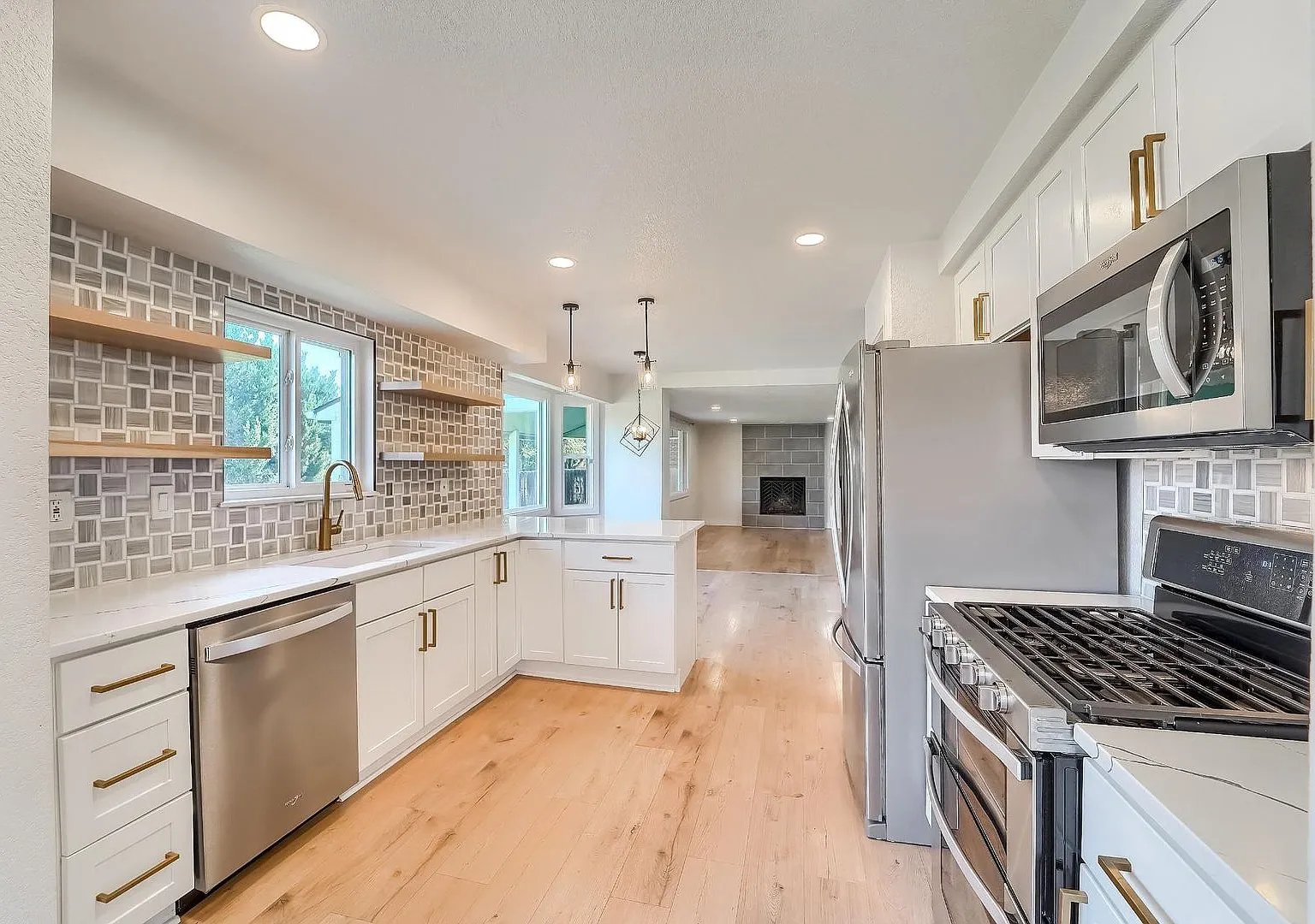 5 Bedroom single family home in Denver — Photo 1