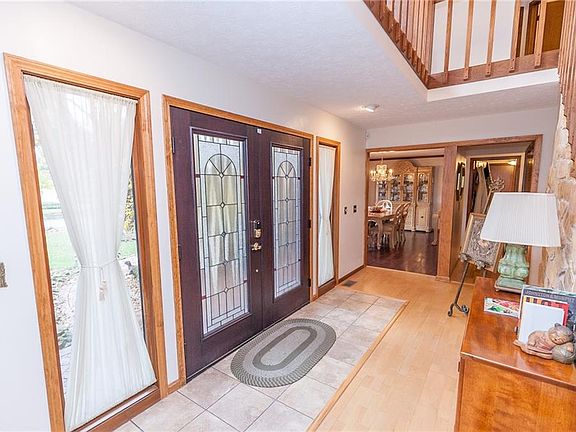 3rd image of 10 Glenhurst Dr
