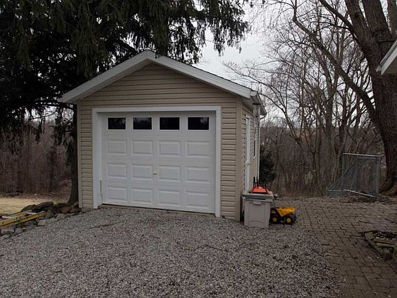 3rd image of 47 Adelaide Dr