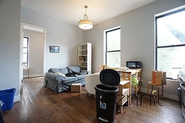 Rented by Rennit Inc.