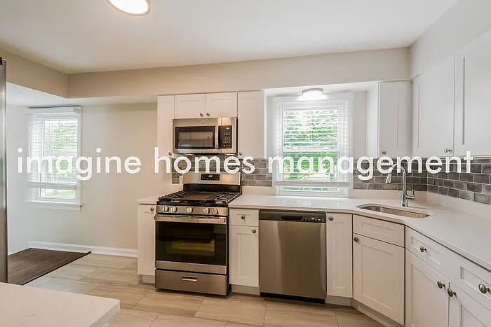 8526 General Grant Ln — Photo 4