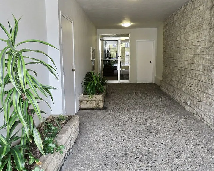 1848 Lombard St — Photo 12