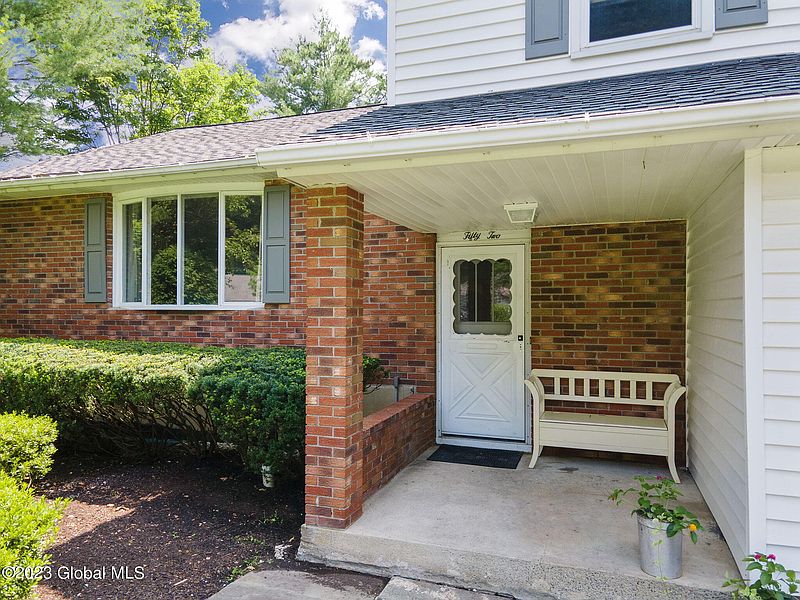 4th image of 52 Dorchester Avenue