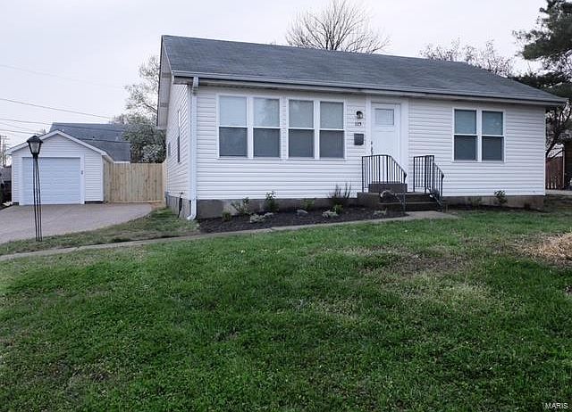 1st image of 1115 Evans Ave