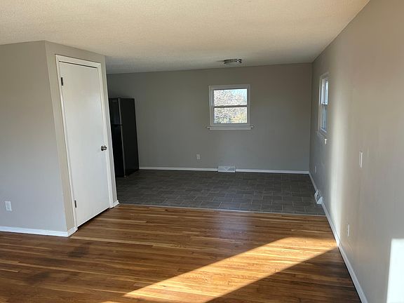 2nd image of 5912 NE 50th St