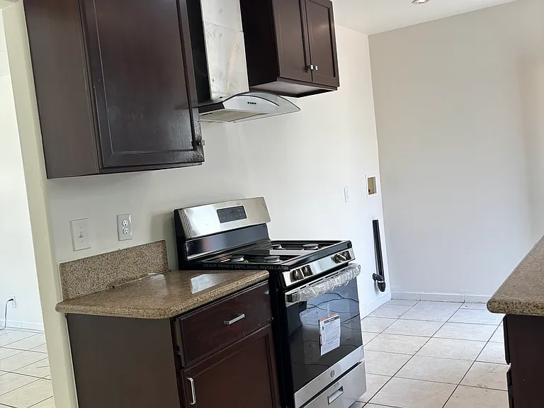 922 N Cedar St #1 — Photo 8