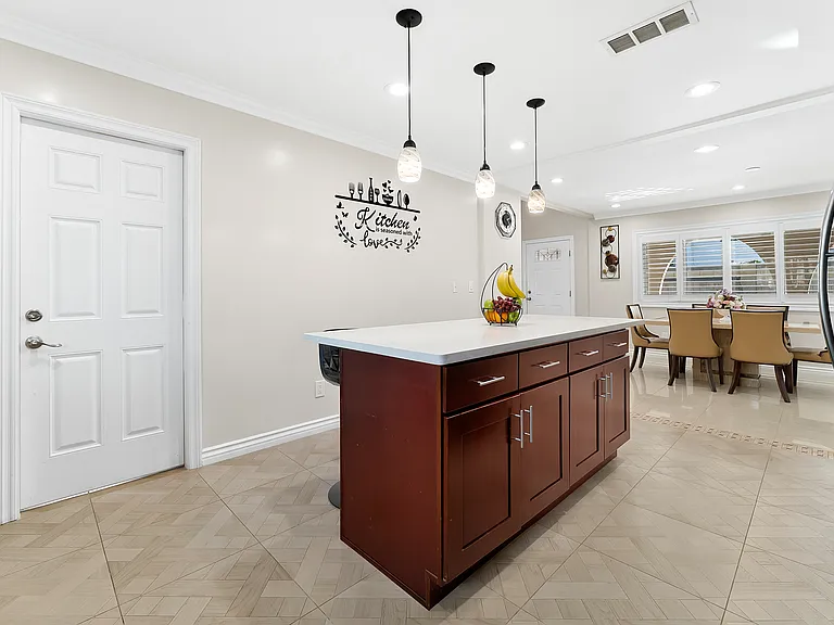 1524 W Tonia Ct — Photo 23