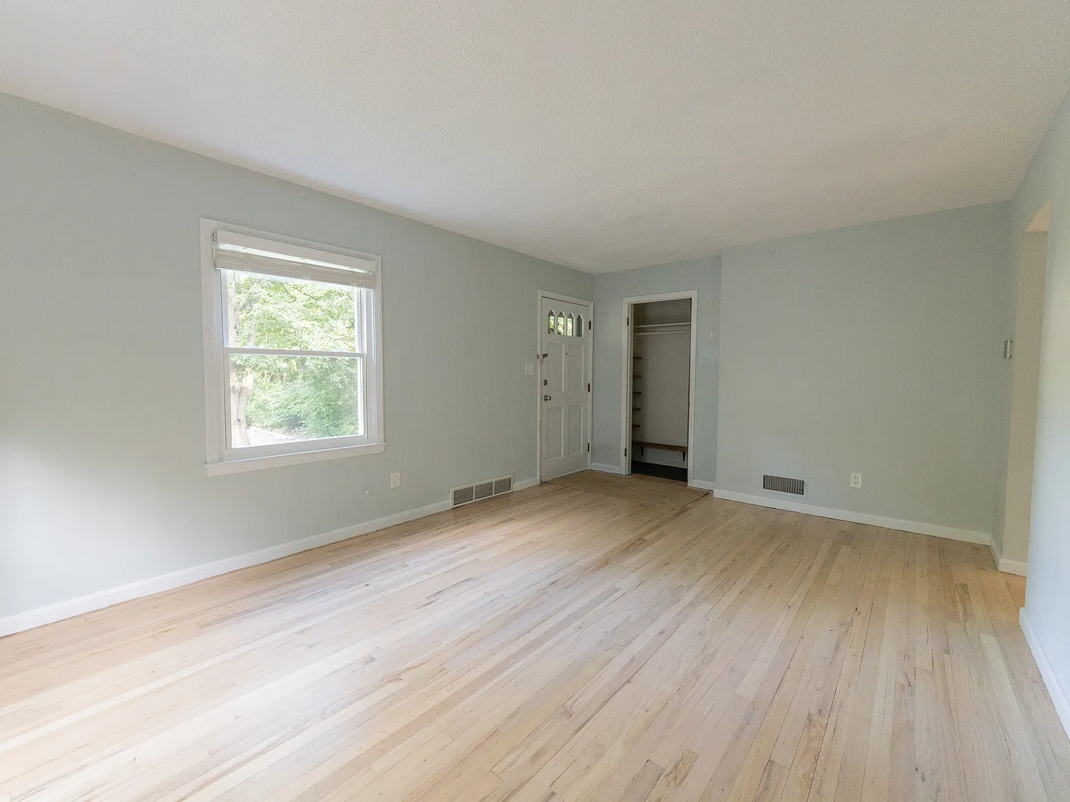 3 bed, 1224 sqft, $2,600 — Photo 3