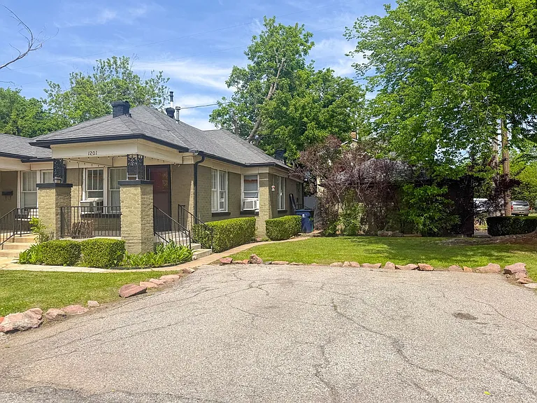 1201 Military Ct — Photo 2