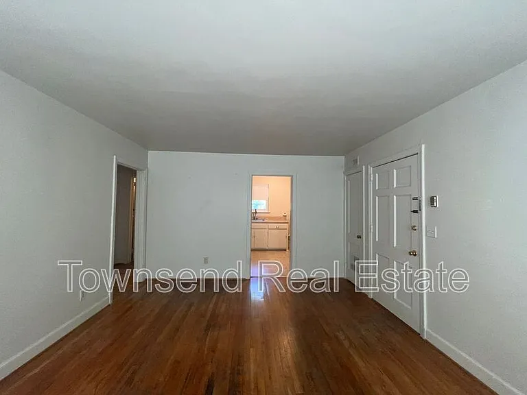 507 Martine Rd #3 — Photo 3