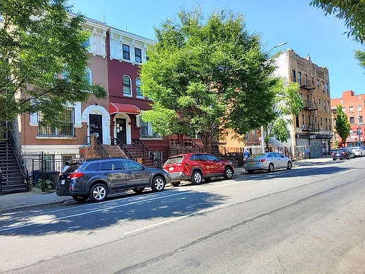 Rented by Rennit Inc. | media 12