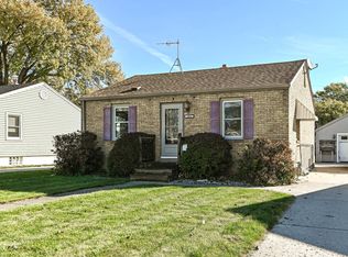 1925 W Lawn Ave, Racine, WI 53405