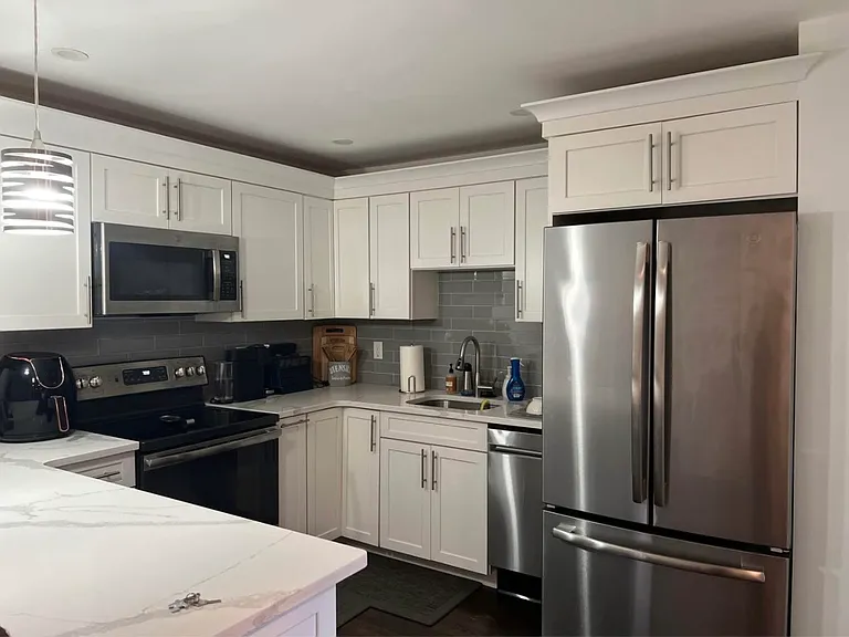 1185 Adams St — Photo 4