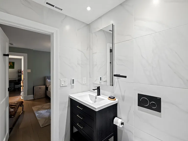 2329 Porter St NW — Photo 43