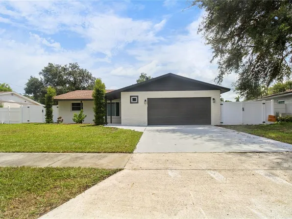 7753 92nd St, Seminole, FL 33777