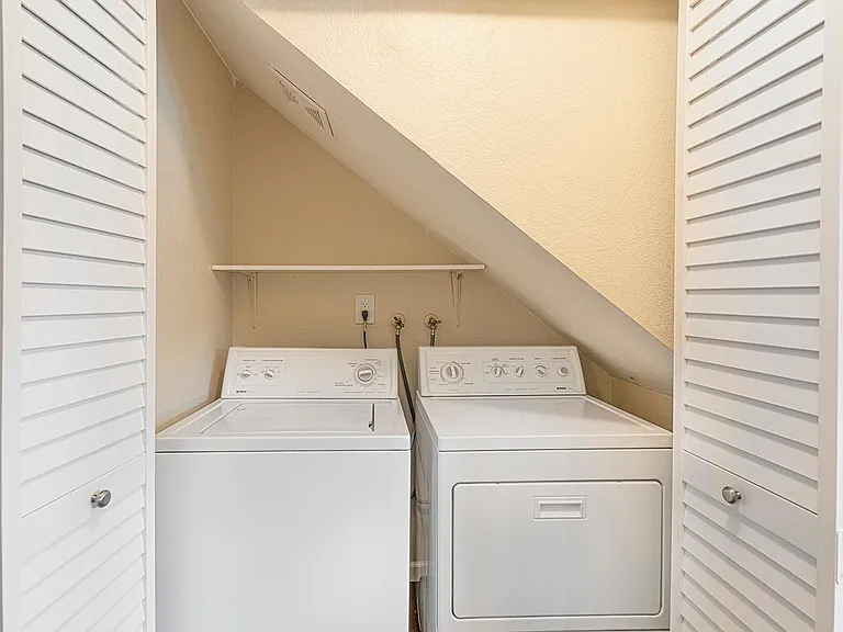 1414 Parkway Dr — Photo 12