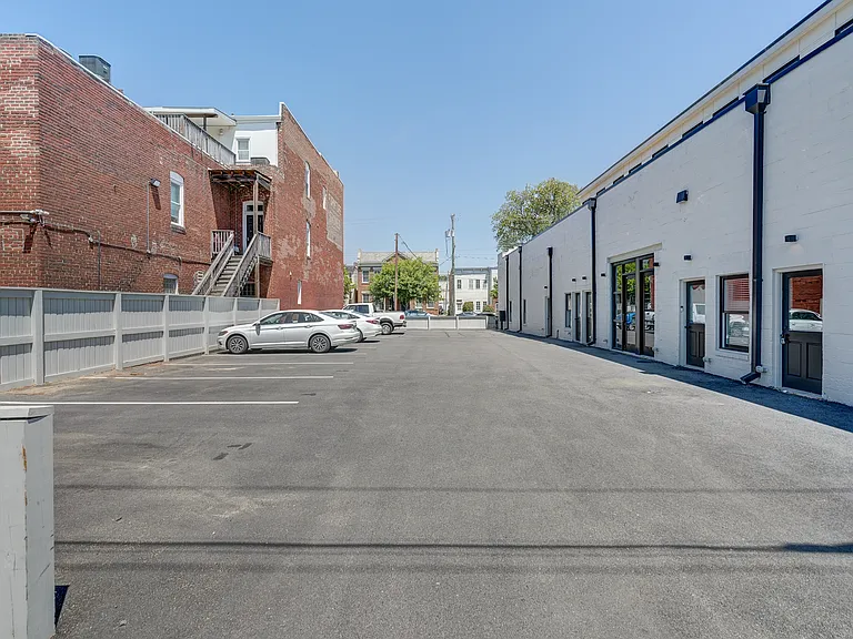 1523 W Cary St #1 — Photo 28