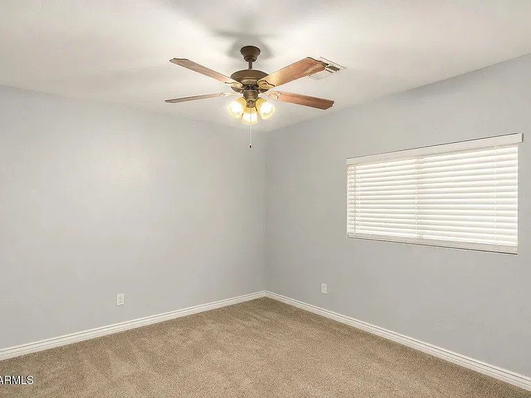 9124 W Elm St — Photo 9