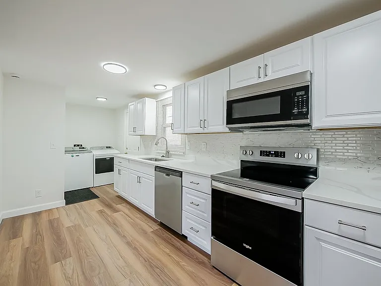 9650 Cooley Lake Rd — Photo 3