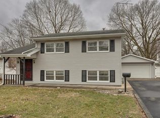 625 W Bristow St, Monticello, IL 61856