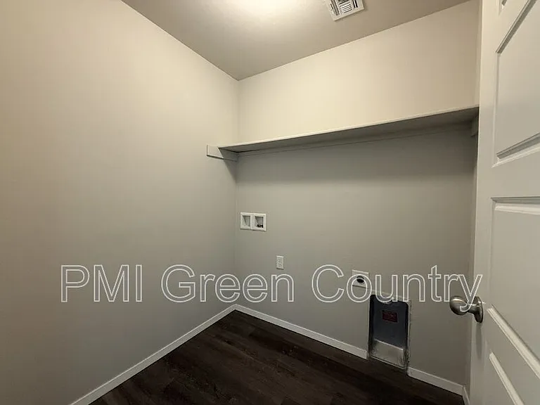16124 S 83rd East Ave — Photo 13
