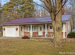409 E Eisenhower St, Sheridan, MI 48884