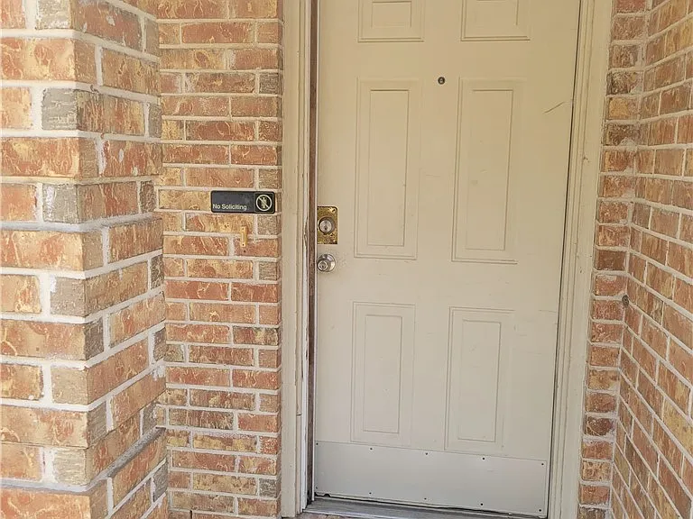 2327 Cornell Dr — Photo 1