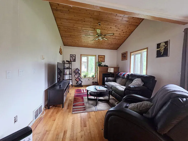 21 Langley Dr #UPPER — Photo 8