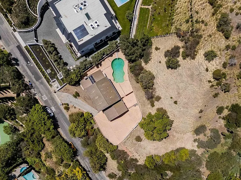 1181 Somera Rd — Photo 36