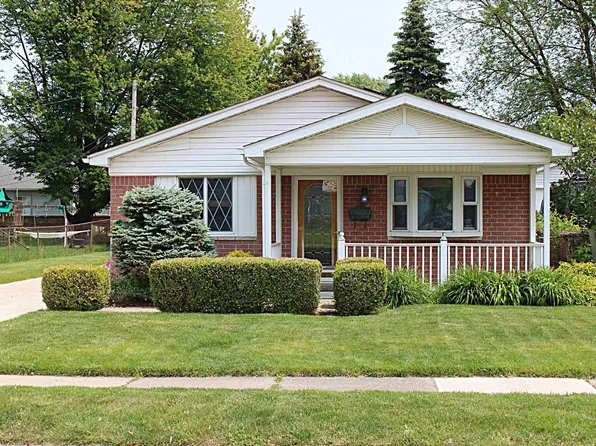 28030 Vogt St, Saint Clair Shores, MI 48081