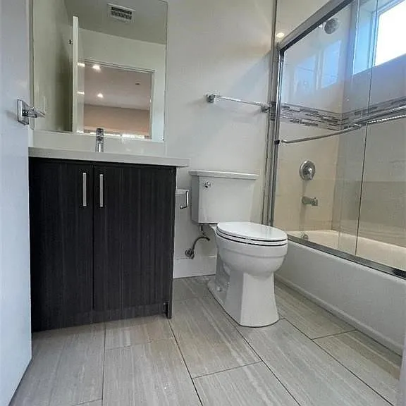 6445 Woodley Ave #204 — Photo 21
