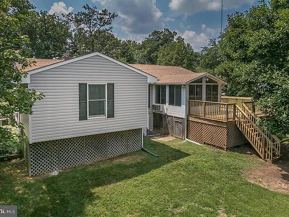 3rd image of 1900 Cedar Circle Dr