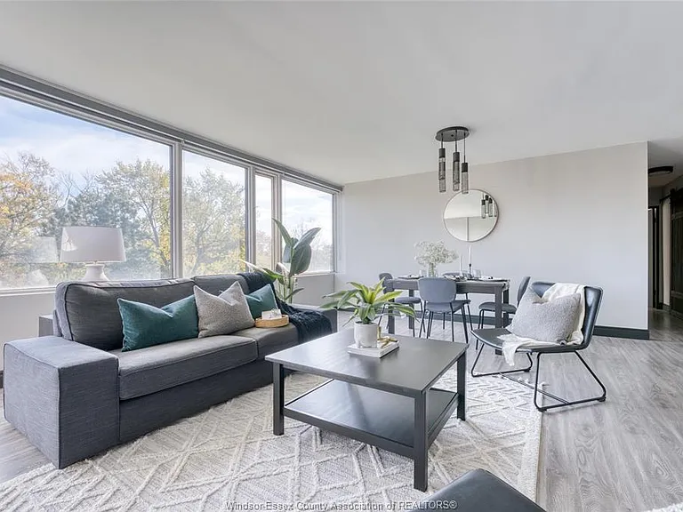 2144 Pelissier St #402 — Photo 7