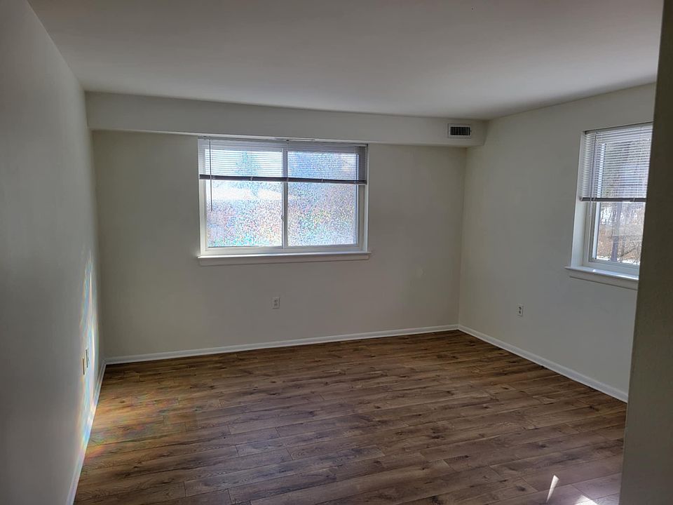 1st image of 11404 Cherry Hill Rd Unit 203