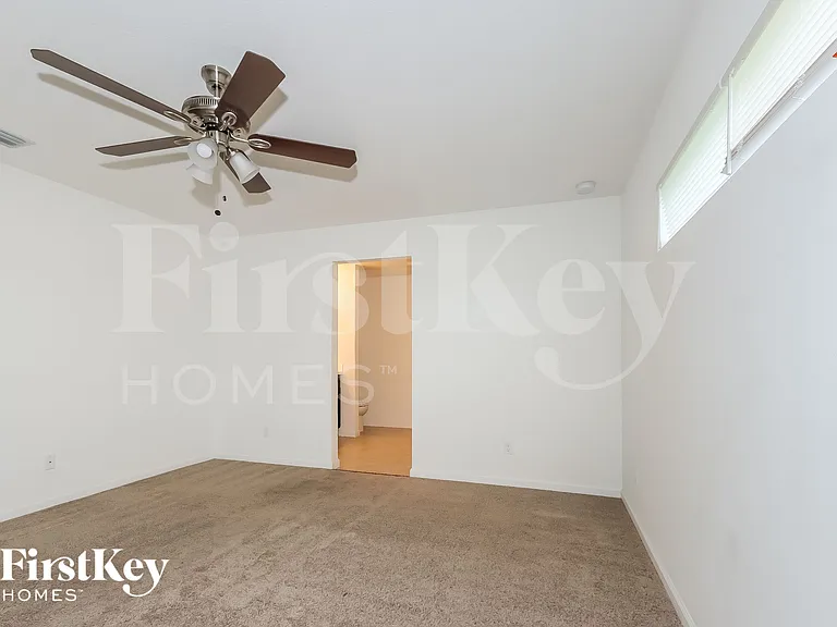 1750 SW Hampshire Ln — Photo 7