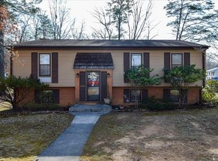 2754 Tanglewood Dr, Roanoke, VA 24018