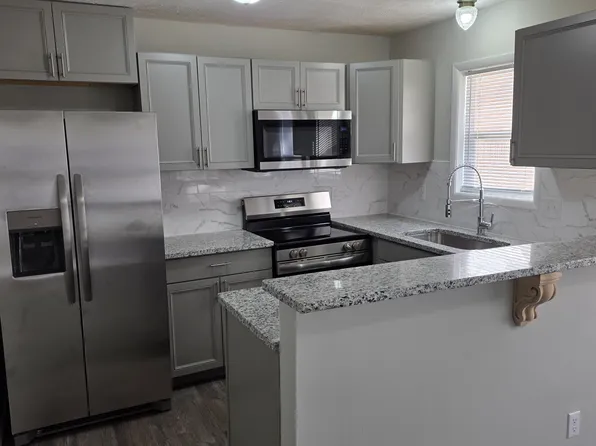 6768 Willowbrook Dr, Fayetteville, NC
