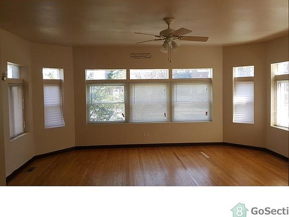 3rd image of 7916 S Bishop St