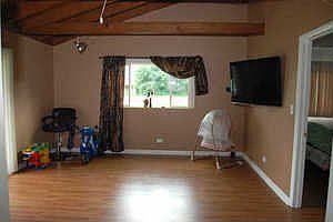 3rd image of 813 Surrey Dr