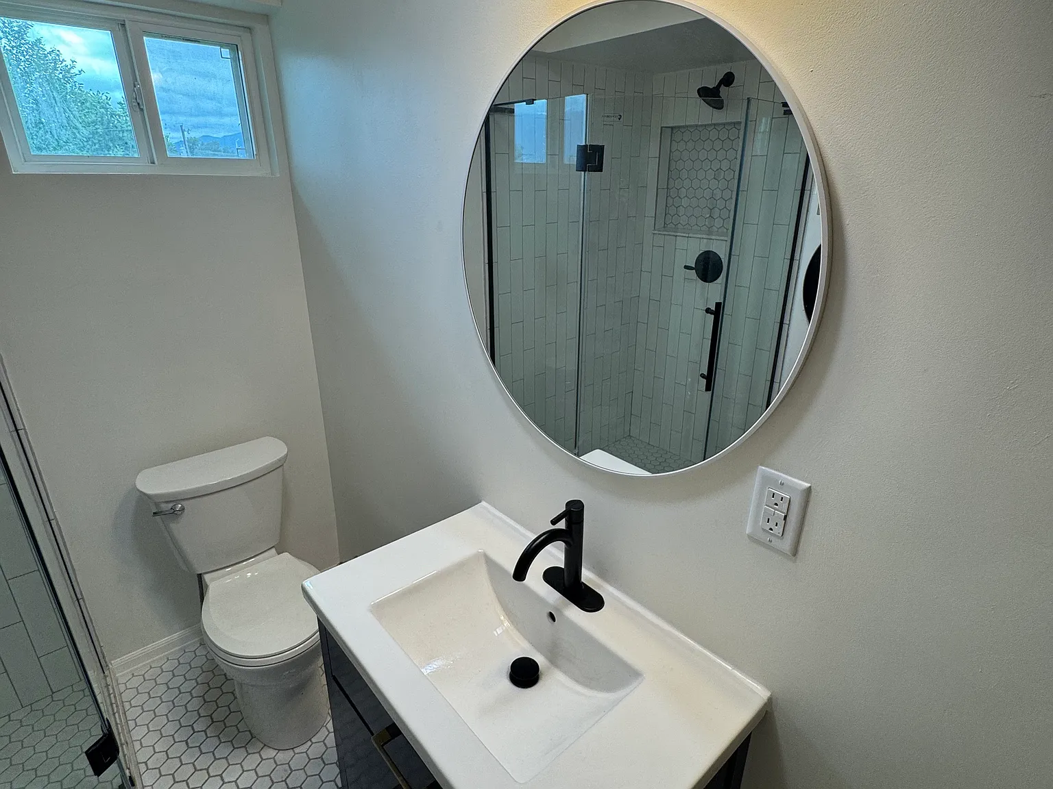 3 bed, 1150 sqft, $2,040 — Photo 3