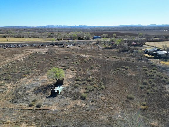 2nd image of 1208 Cuba Rd