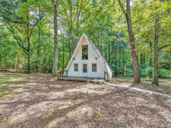 131 Kings Country Ln, Pelzer, SC 29669